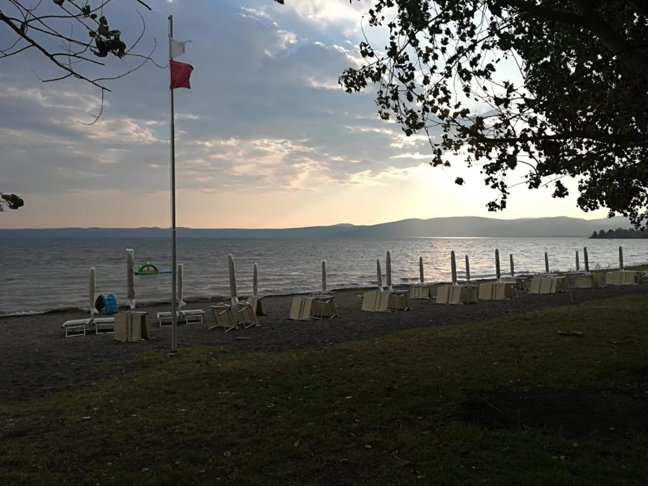 Camping Smeraldo Trevignano Romano Ngoại thất bức ảnh
